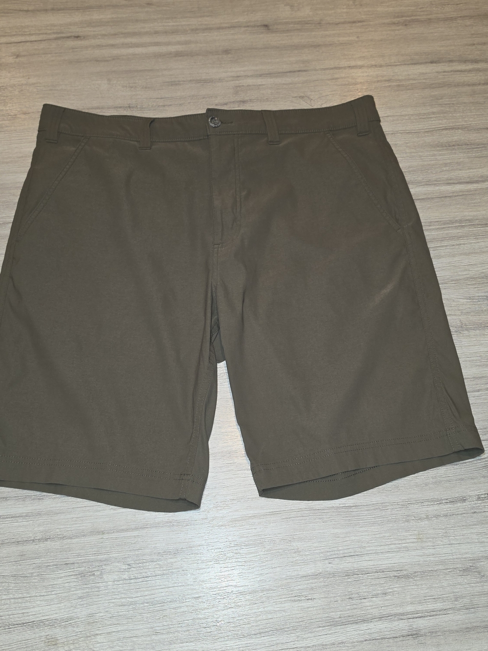 Eddie Bauer Travex Shorts Men's Tan Khaki Size 38 B6